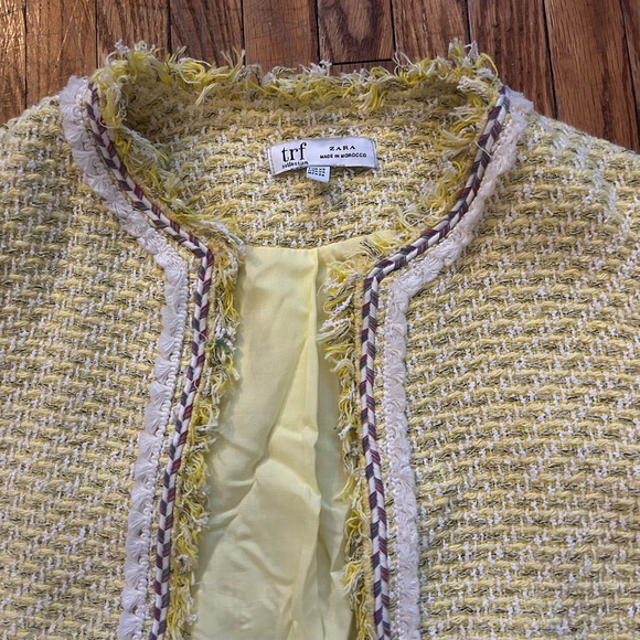 Barely used yellow Zara blazer, size XS - Picture 3 of 6